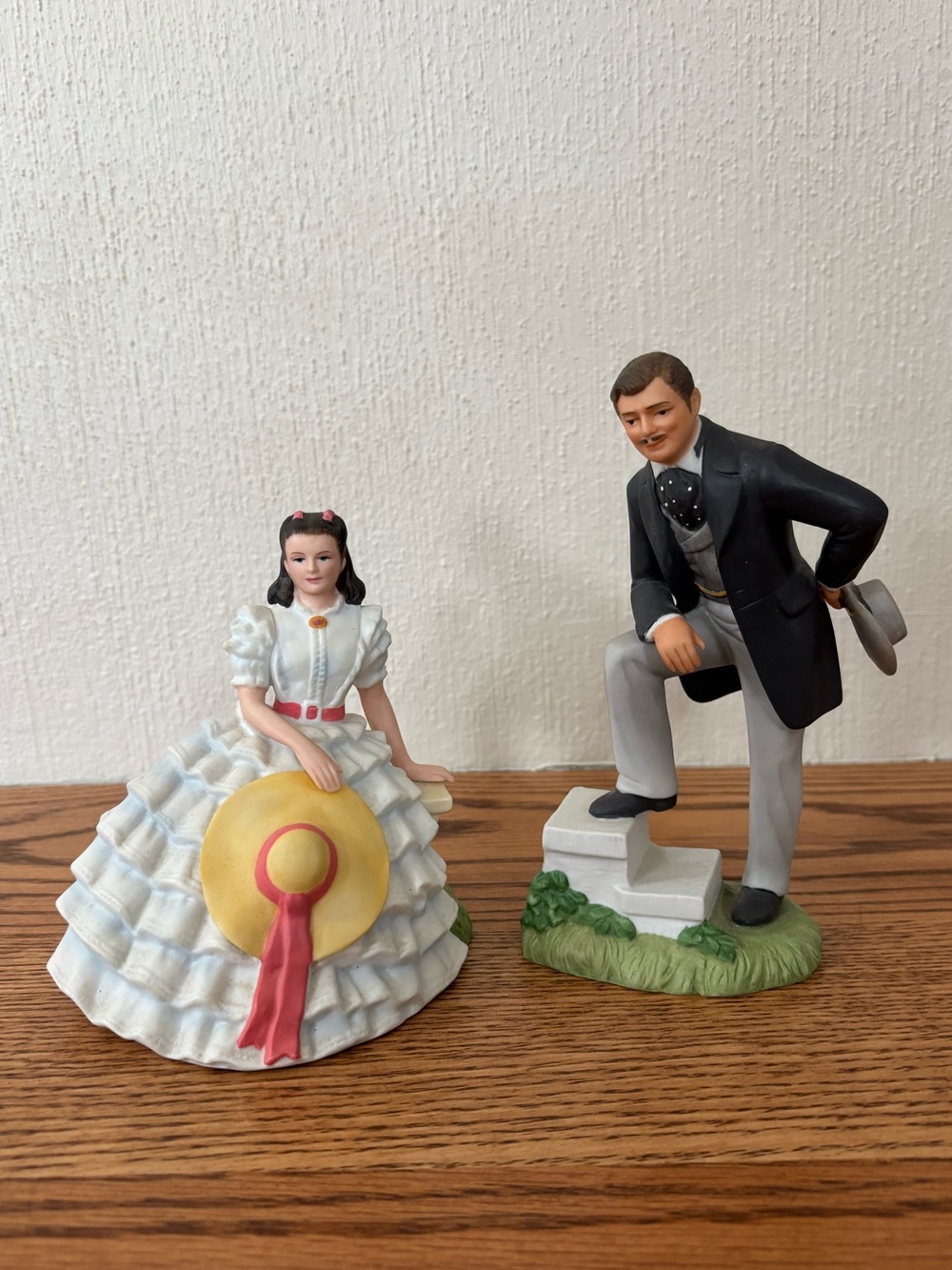 Vintage AVON Images of Hollywood Porcelain Scarlett Rhett Gone With Wind 83/84